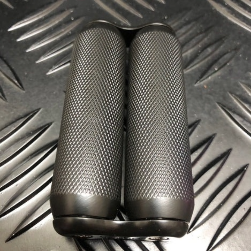 Kaiko  Hand Roller in black carry case Black Textured 300 gram 