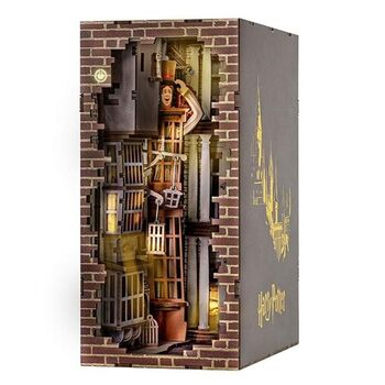 Harry Potter  Diagon Alley 124 Scale Book Nook Model Kit